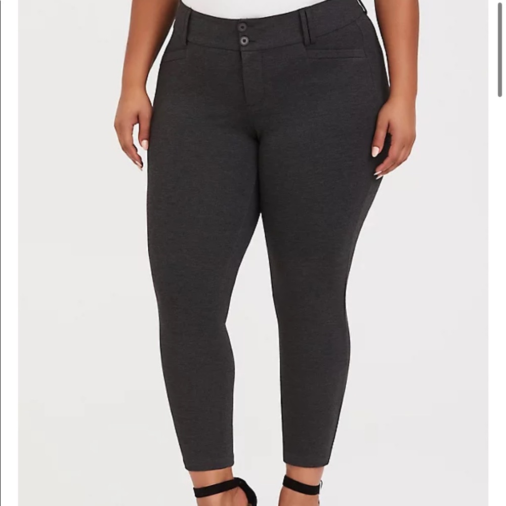 TORRID 20 STUDIO SIGNATURE STRETCH CHARCOAL GREY PREMIUM PONTE ANKLE SKINNY PANT